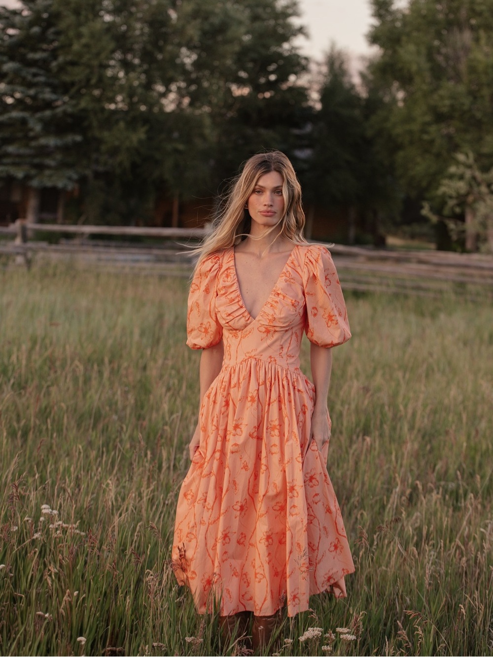 Hutch
Madilyn Puff-Sleeve V-Neck Midi Dress